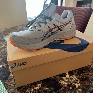 Gently used ASICS. Men’s size 11.